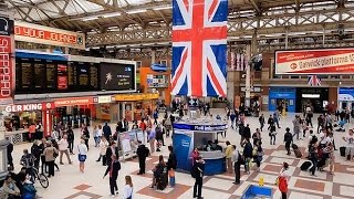 A Walk Through The London Victoria Station London England [upl. by Nerraf562]